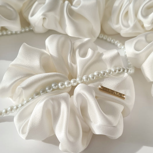 Large Scrunchie Weiß
