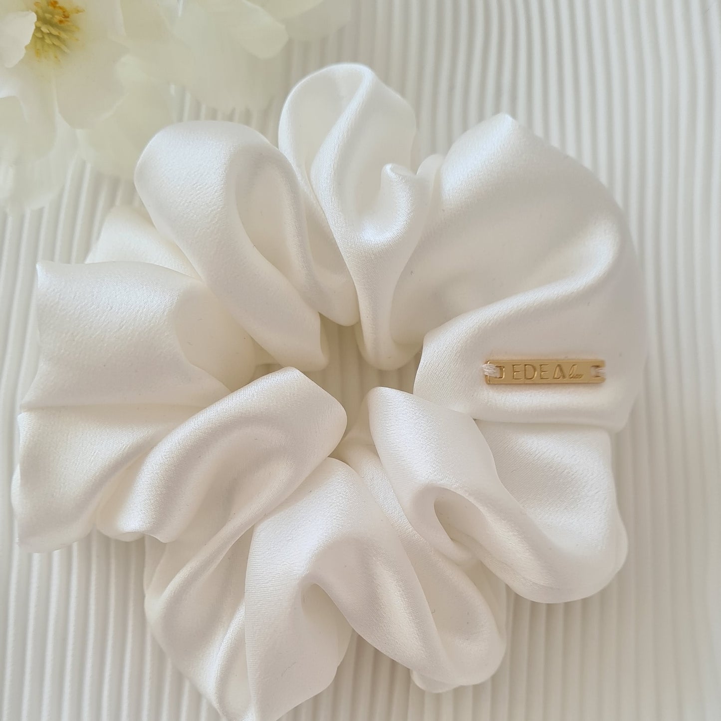 Large Scrunchie Weiß